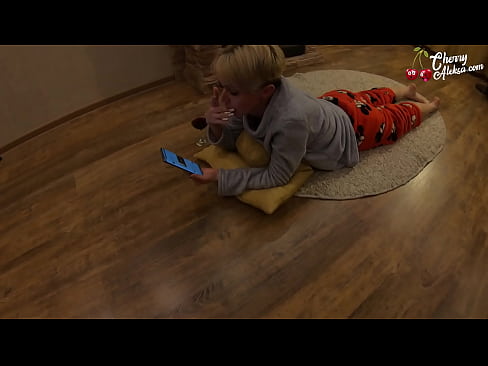 ❤️ Šialená blondínka fajčí obrovský penis a skáče na ňom - análny sex ❤ Anal porno na sk.ttsex.ru ❌❤